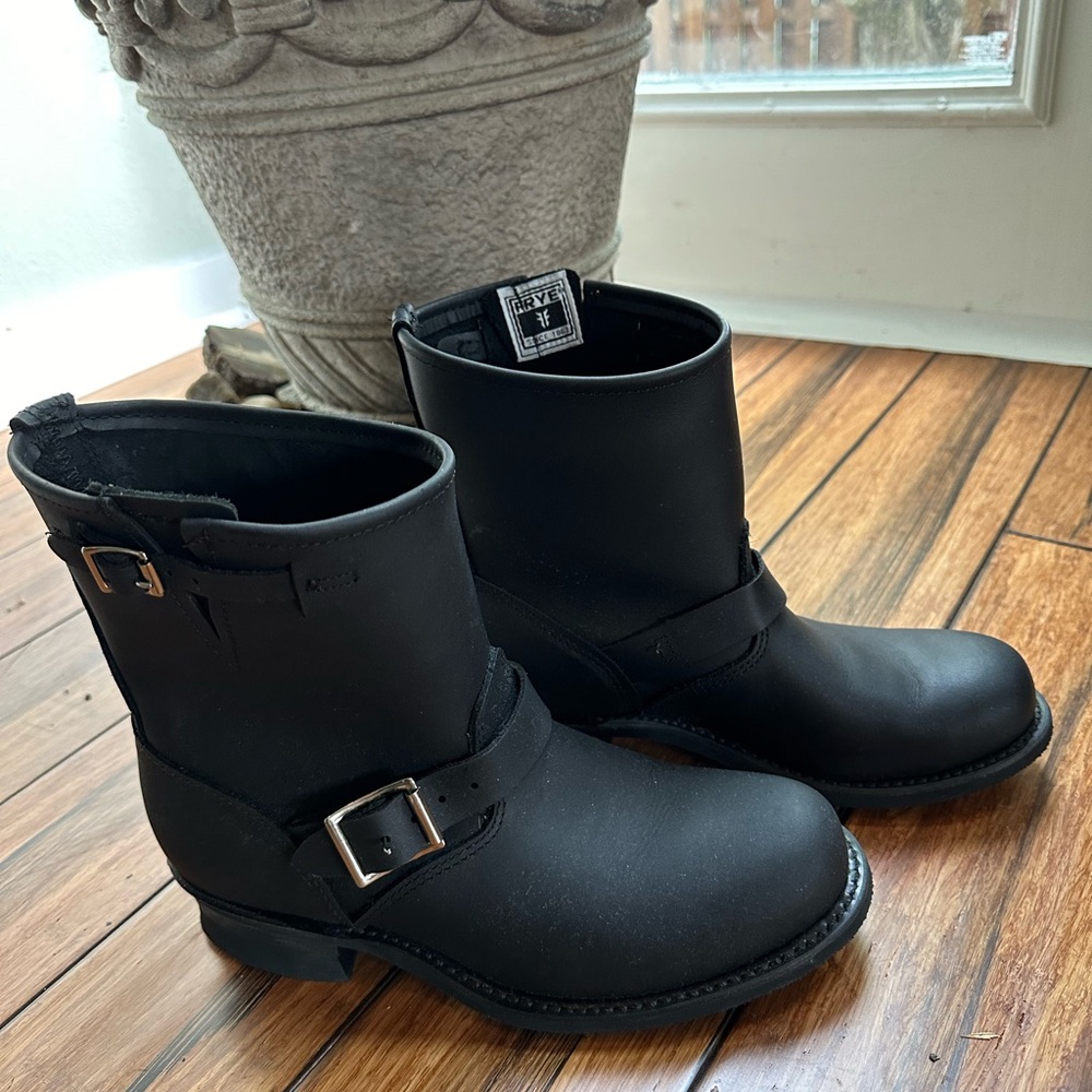 Frye Engineer boot size 10 W Black Leather